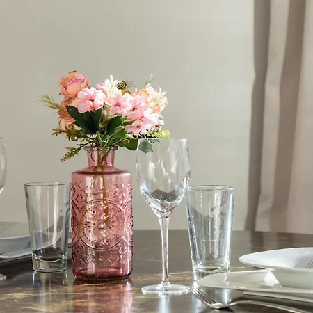 Trendy & Modern Studio Winiarska With Parking By Renters 아파트