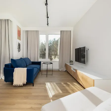 Trendy & Modern Studio Winiarska With Parking By Renters 아파트 포즈난