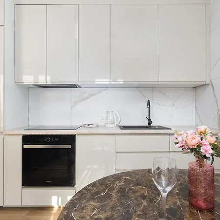 Trendy & Modern Studio Winiarska With Parking By Renters *