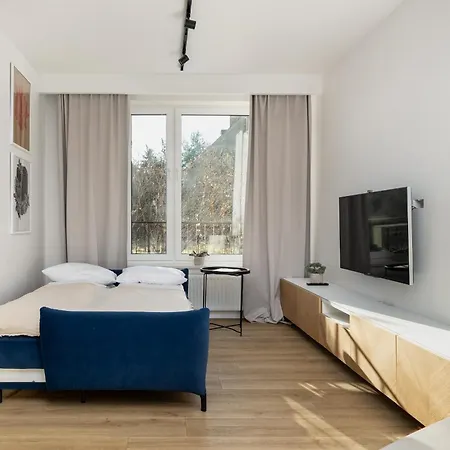 Trendy & Modern Studio Winiarska With Parking By Renters Apartment